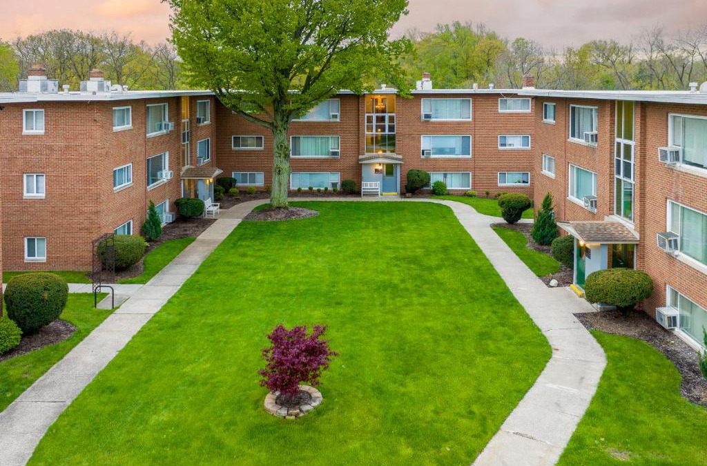 Fairview Park Apartment | King & Queen First Floor Unit! 1-2c Georgetown Villas