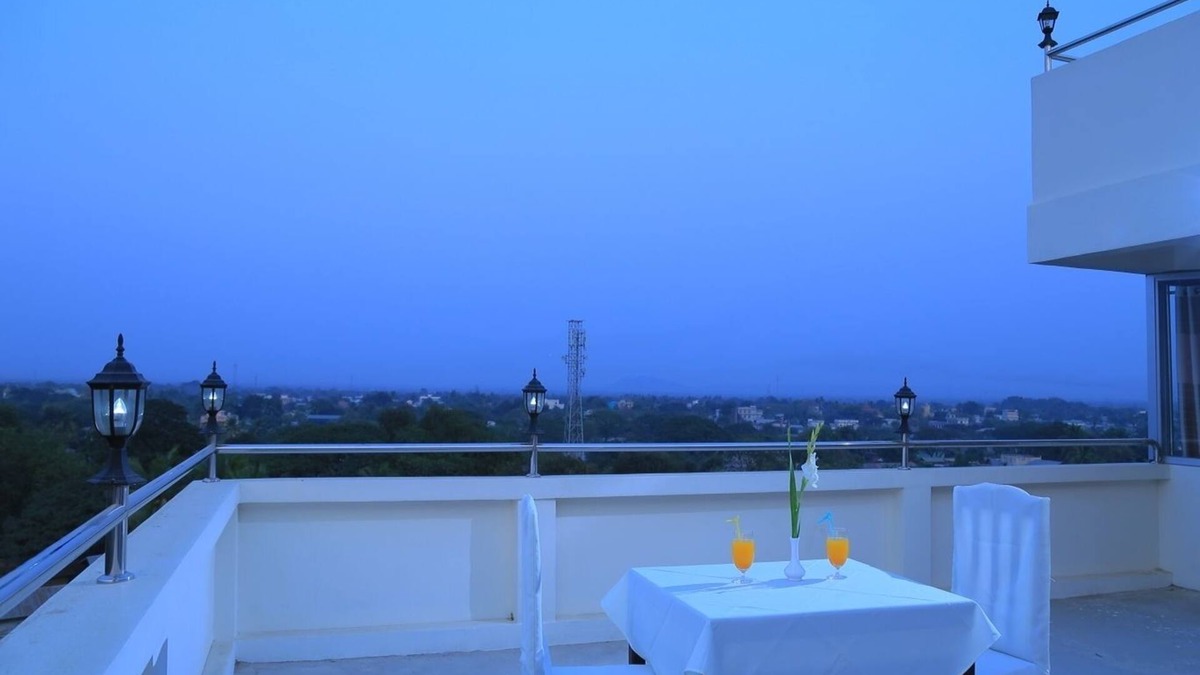 Monywa Hotel | King & Queen Hotel