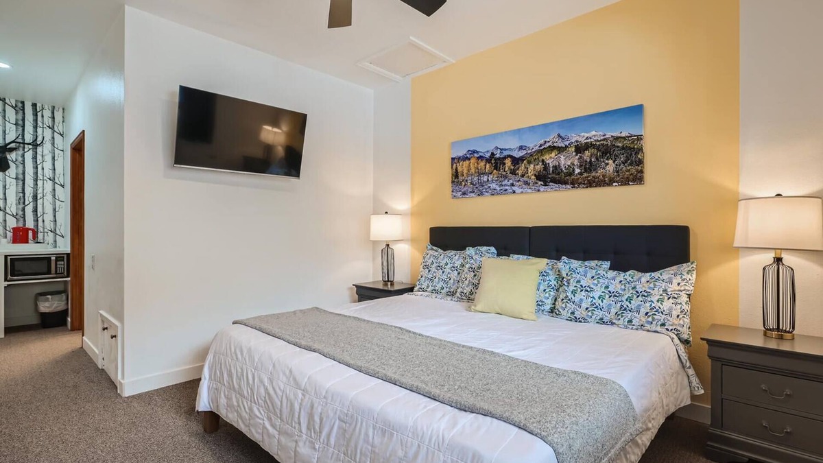 Idaho Springs House | King Room, Economy, Boutique Mtn Motel Idaho Springs