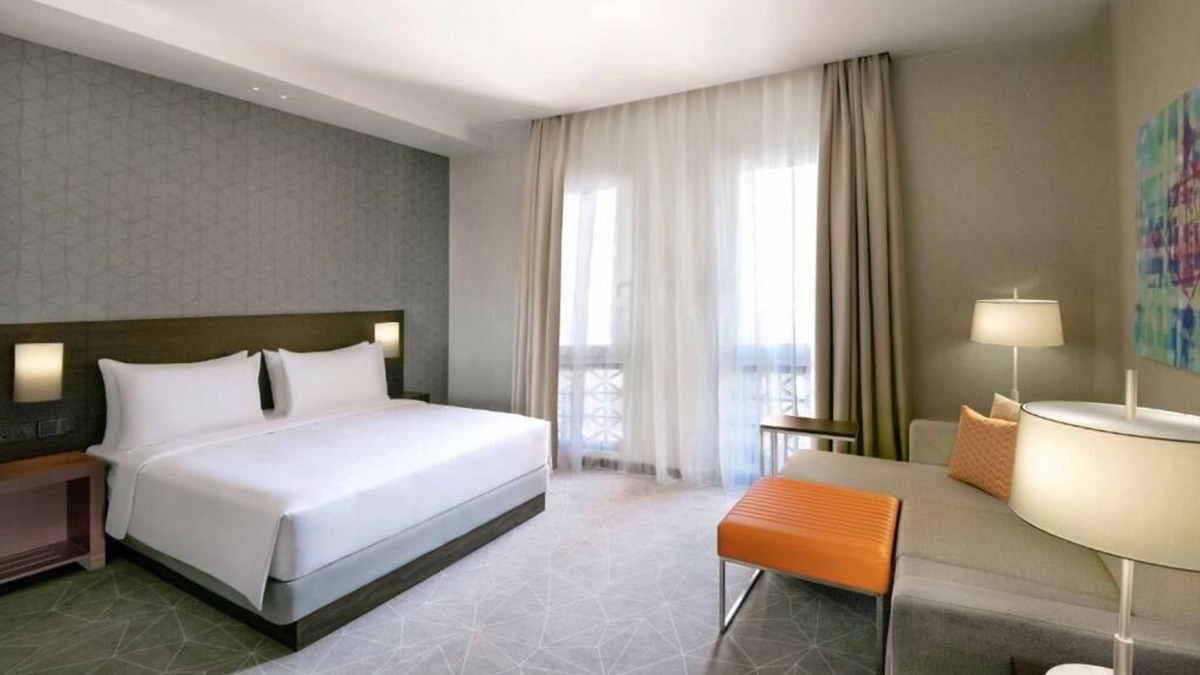 Naif Apartment | King Room Near Reef Mall By Luxury Bookings