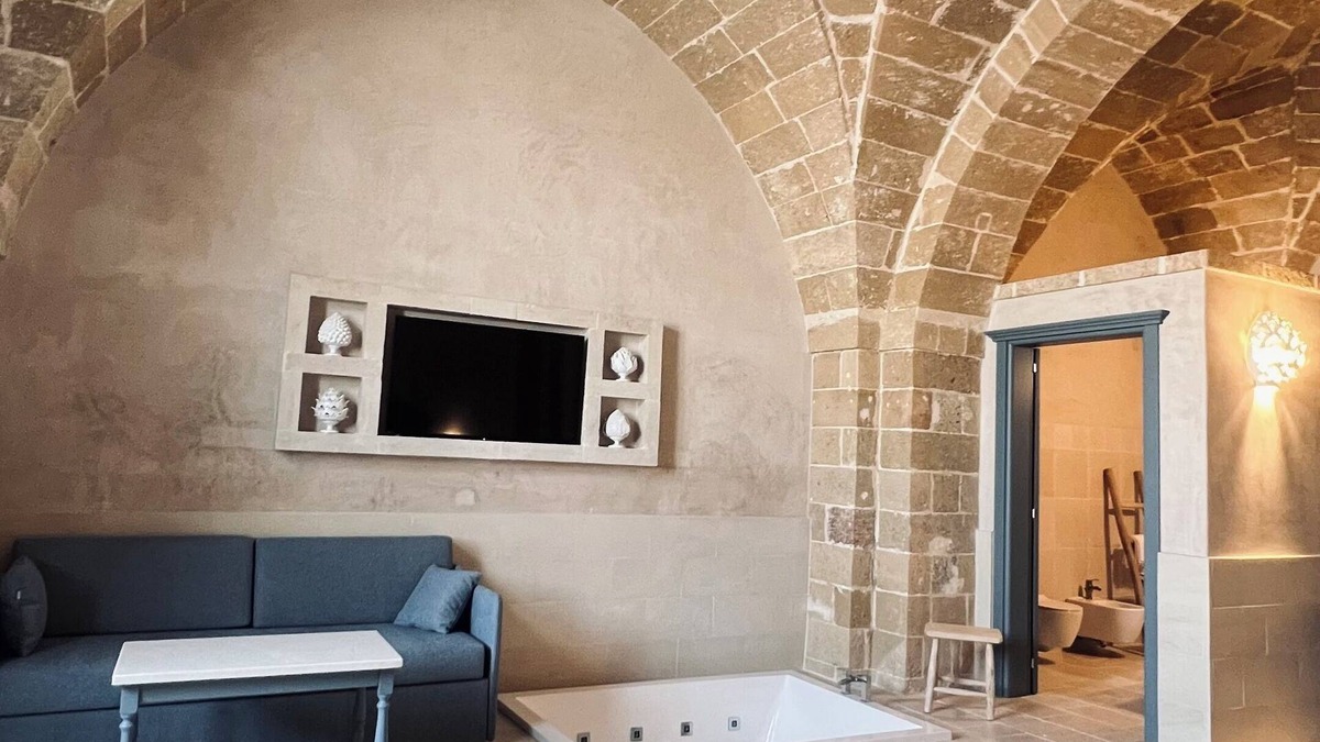 Felline Bed & Breakfast | King Room with Jacuzzi - Charming in Felline - Borgo Don Ciccio