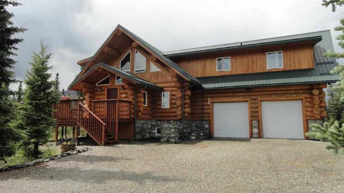 McKinley Park Cabin | King's Deer Lodge in Denali
