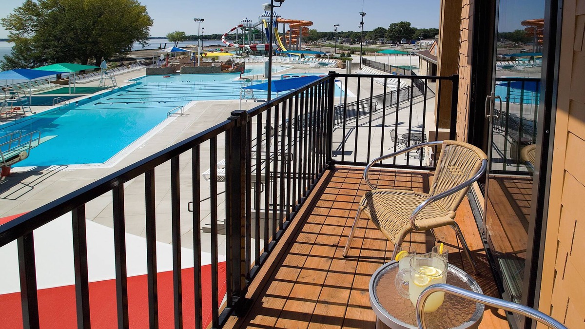 Storm Lake Resort | King's Pointe Waterpark Resort