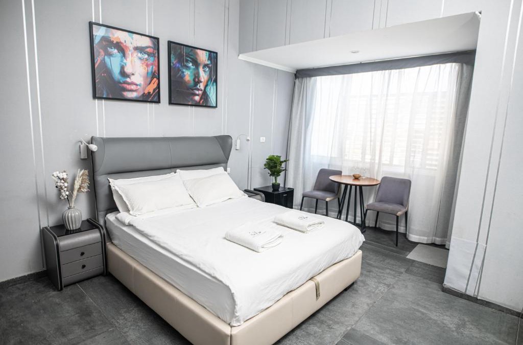 Tel Aviv City Center Apartment | King's rooftop
