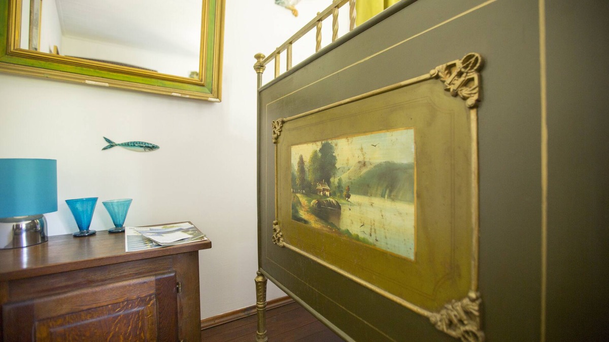 Gabrovo Bed & Breakfast | King-sized en-suite with garden view