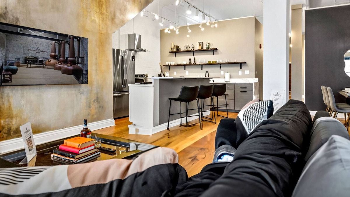 Shelby Park Apartment | KING Sleep10 5Bed 4BR 2BA Swepson ICON 102
