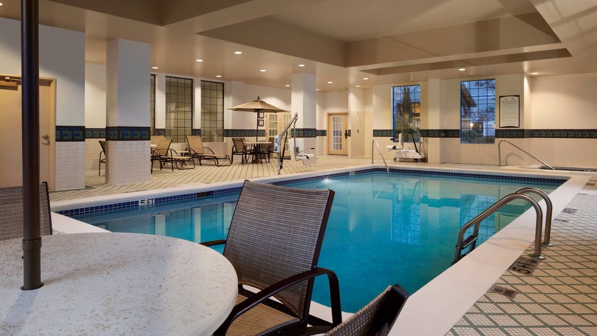 Buckhead Village Apartment | King Studio | Free Breakfast + Pool Access