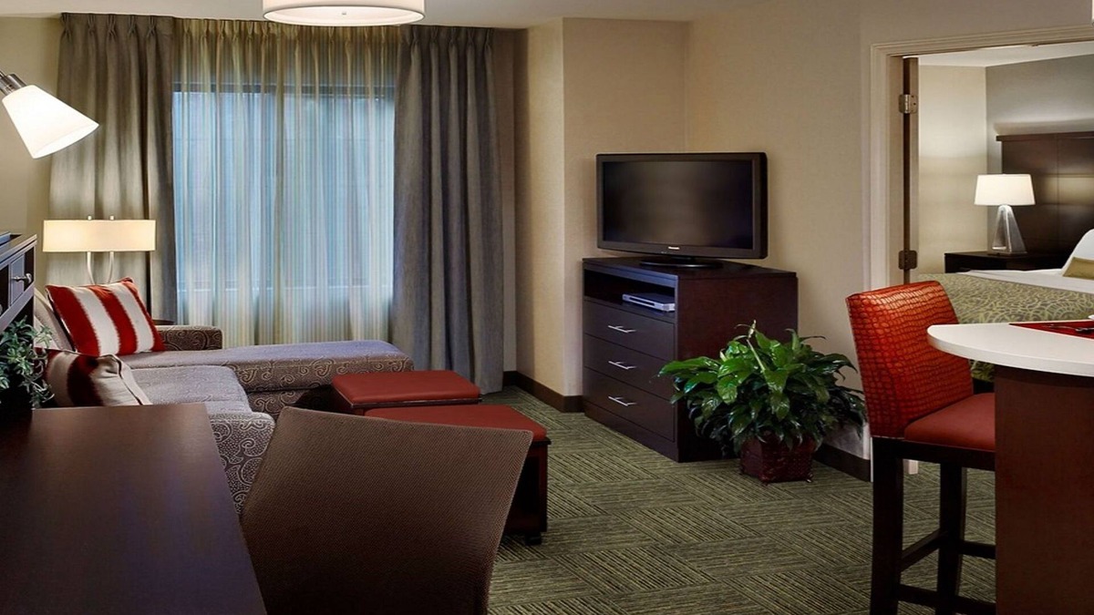 Lanham Apartment | King Suite. Free Breakfast Buffet. Great Location Near NASA, IRS, FDA.