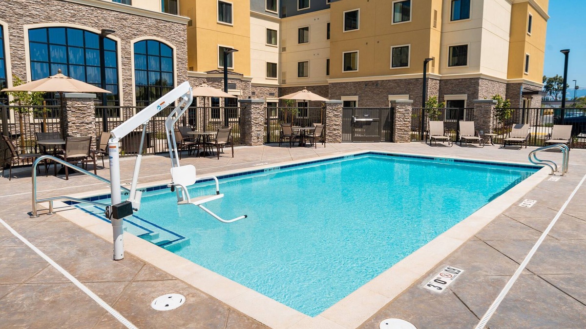 Newark Apartment | King Suite. Free Breakfast. Pool. Shared BBQ. Great for Business Travelers!