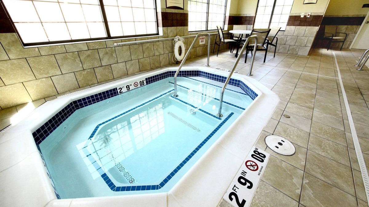 Minot Condo | King Suite. Free Breakfast. Pool & Hot Tub. Gym. Near the Minot Air Force Base!