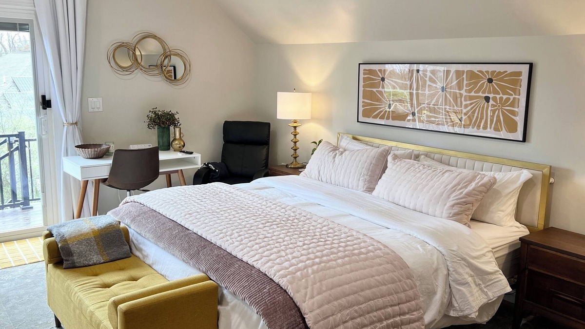 Lafayette Apartment | King Suite, Modern Studio Apartment in the Country/Garden State—1hr from NYC