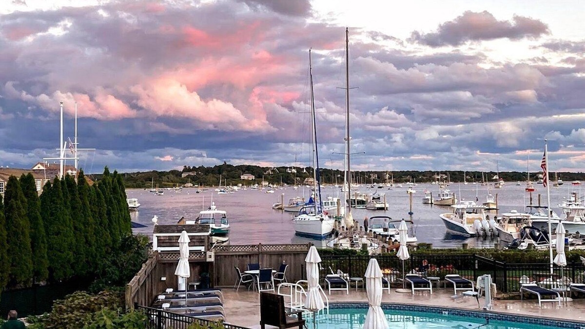Edgartown Resort | King suite, Top floor with Large private balcony beautiful views of harbor