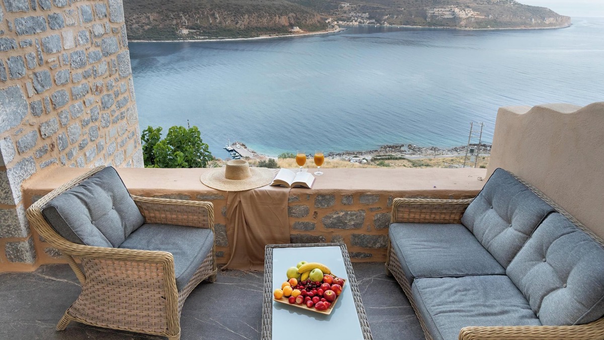 Karavostasi Hotel | King Suite with Panoramic Sea View | Akrolithi Guesthouse