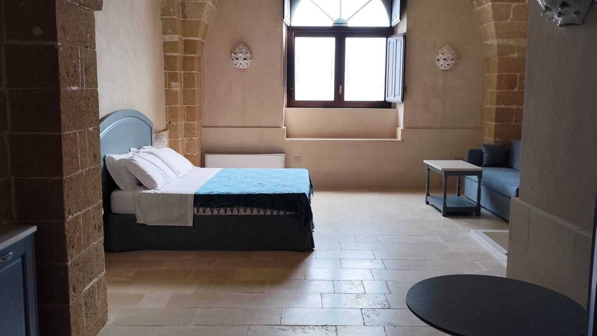 Felline Bed & Breakfast | King Suite with Private Jacuzzi - Charming in Felline | Borgo Don Ciccio
