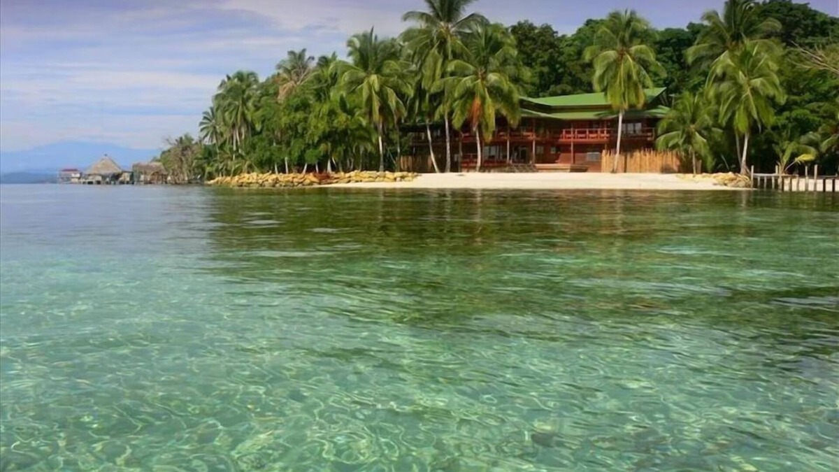 Carenero Island Bed & Breakfast | King Suites Ocean View Sand Level