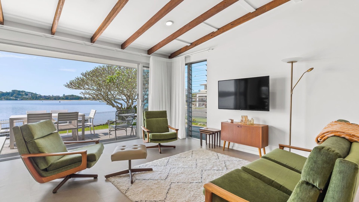 Ballina House | King Tide - Riverfront Holiday Home