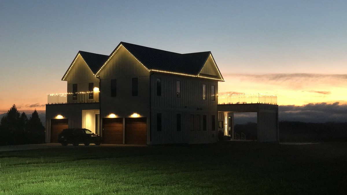 King House | King Vista luxurious country estate with pool and hot tub