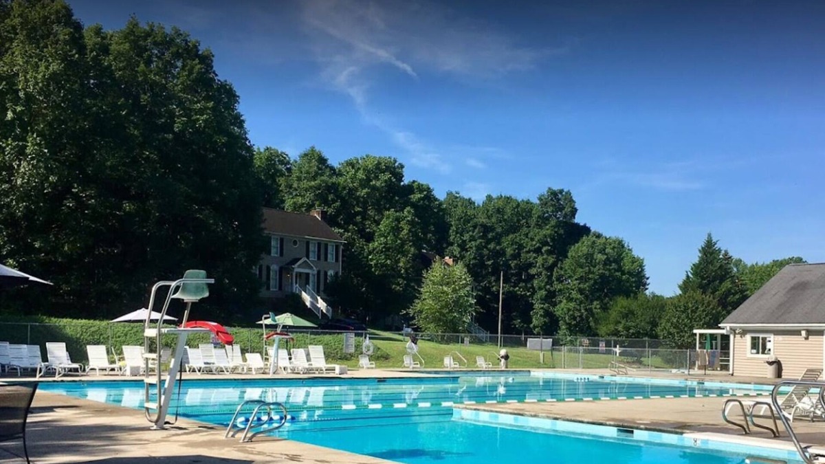 Kernersville House | KingBed Hot Tub BBQ Games Hypoallergenic