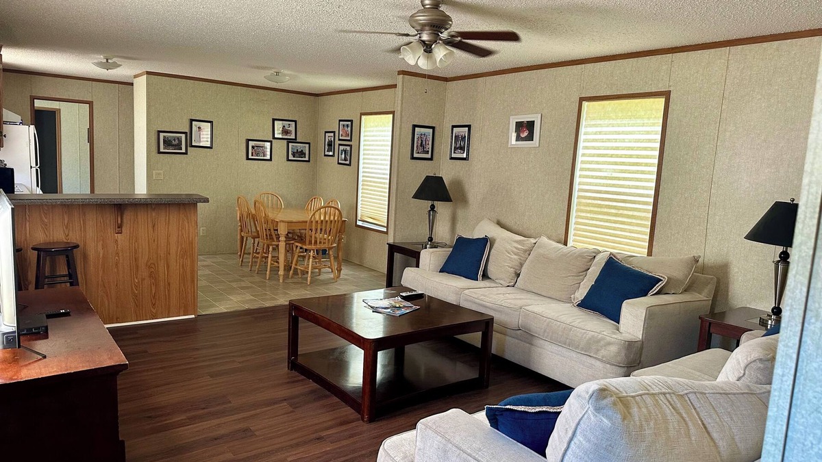 Boothville-Venice House | KINGFISH LODGE - PRIVATE MAINTAINED 3 BEDROOM 2 BATHROOM PRIVATE RENTAL