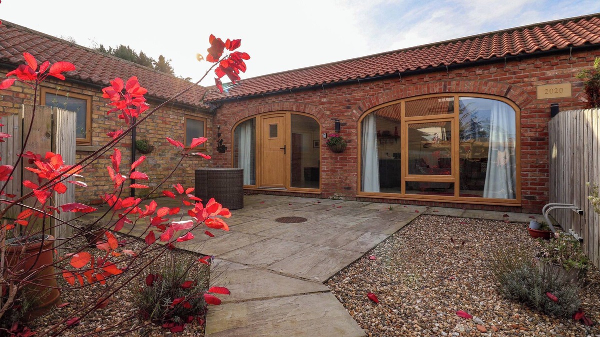 Driffield Cottage | KINGFISHER CORNER, romantic, luxury holiday cottage in Bridlington