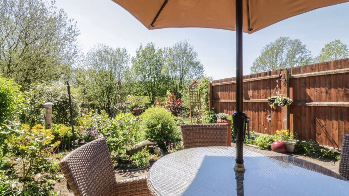Wattisfield Cottage | Kingfisher