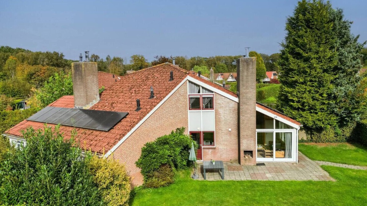 Zwiggelte House | Kingfisher I Holiday Home with Fine Garden