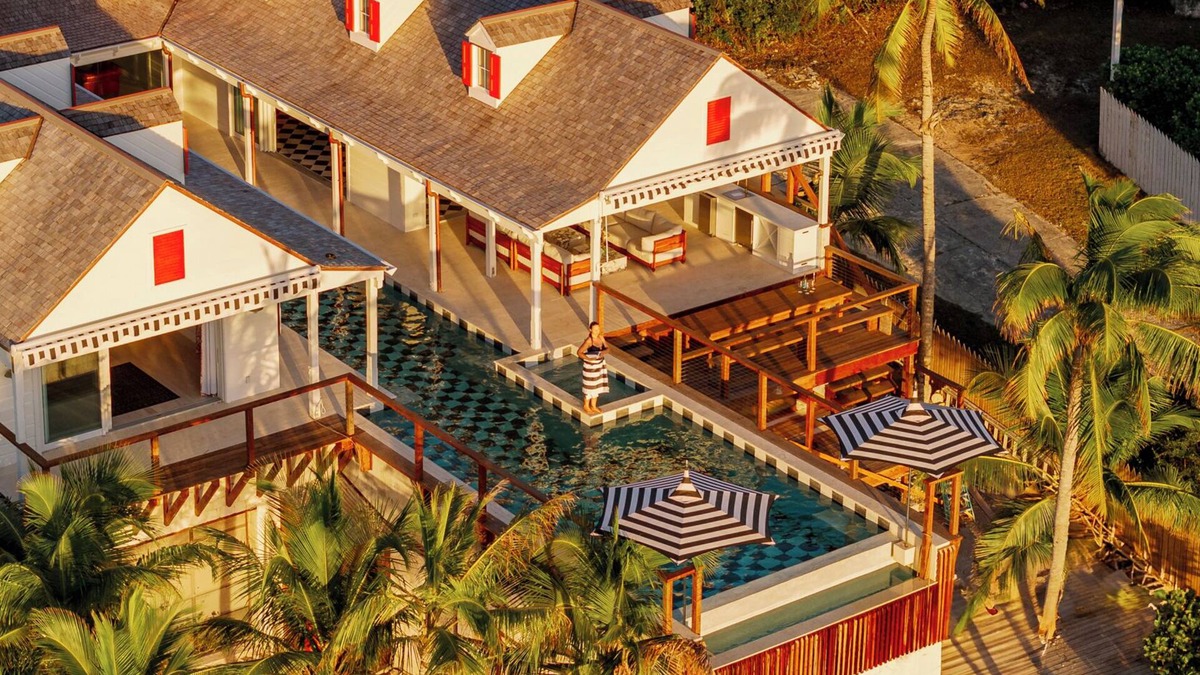 Dunmore Town House | King’s Crown – Luxury Waterfront Estate on Harbour Island, Bahamas