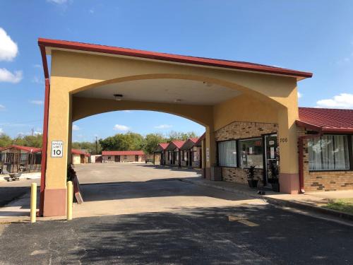 Mexia Hotel | Kings Inn Mexia