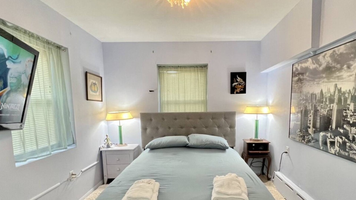 Great Neck Apartment | Kings Point, Great Neck, USMMA, Cozy private space, entrance, self check in