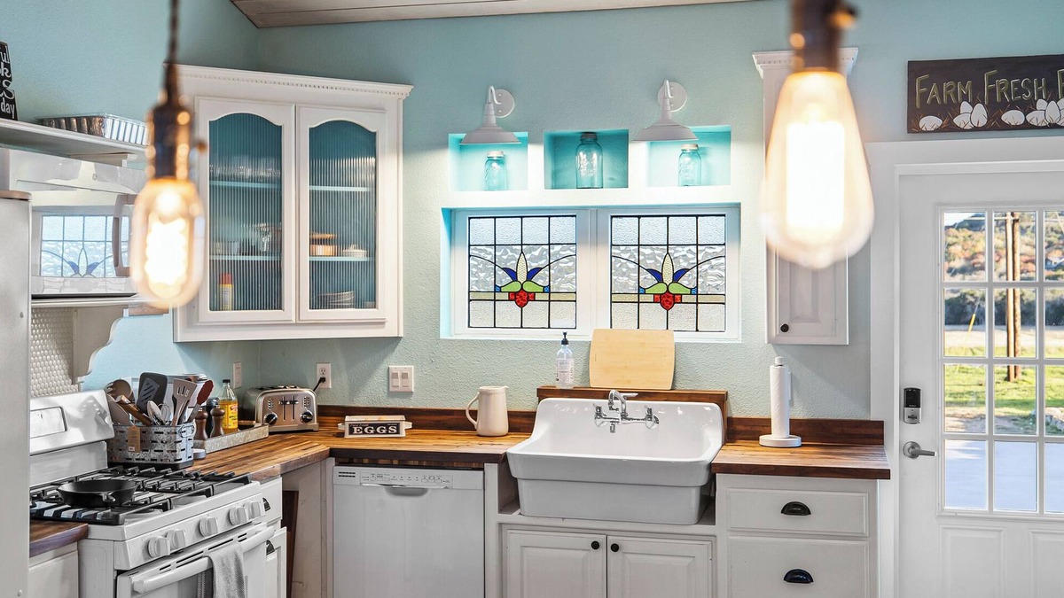 Boerne House | Kingsby Cottage - 1BR & Mountain Views