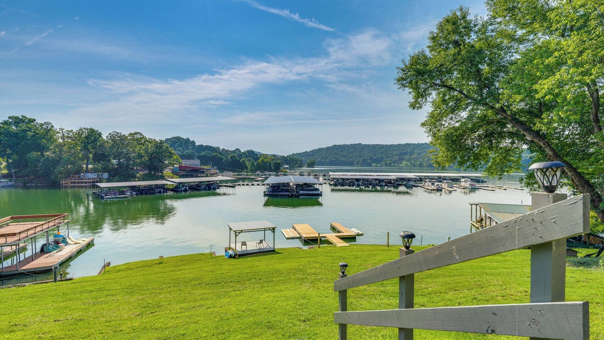 Lynn Garden House | Kingsport 'Boone Lake Hideaway' w/Deck & Views!