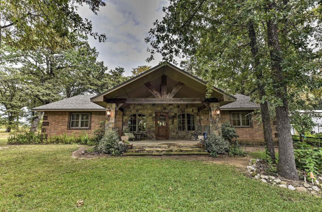 Kingston House | Kingston House with Fire Pit, Short Walk to Lake!
