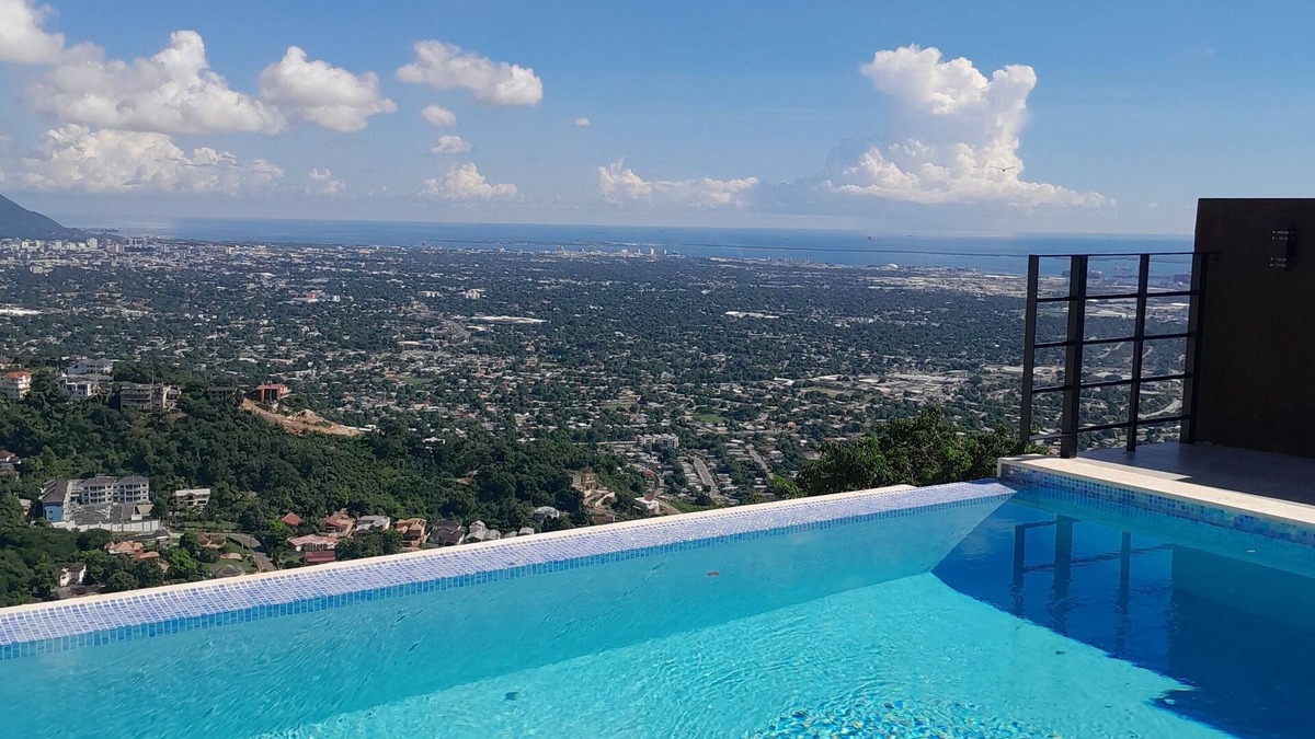 Saint Andrew Apartment | Kingston view