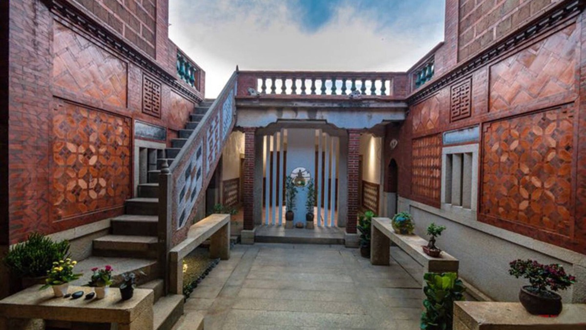 Siming Bed & Breakfast | Kinmen redbrick houses across Hope