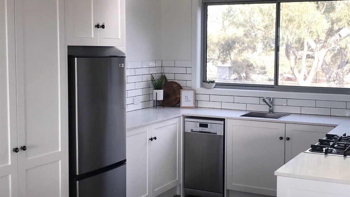 Maffra House | Kinross Cottage - an idyllic self-contained farm stay in Bungarby, NSW.