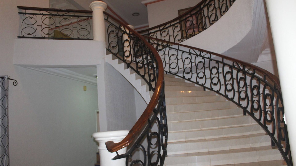 Conakry Villa | Kipe Dadia Situated in Conakry, provides a garden and terrace. Located around 1.