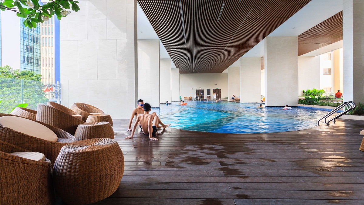 Tan Binh Apartment | KIRAKUAN Oasis in the city LUXURY 2BR BALCONY/POOL/GYM