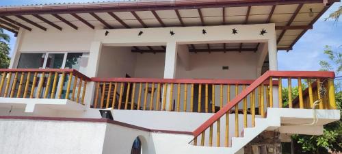 Dondra House | Kiralawella Beach Inn