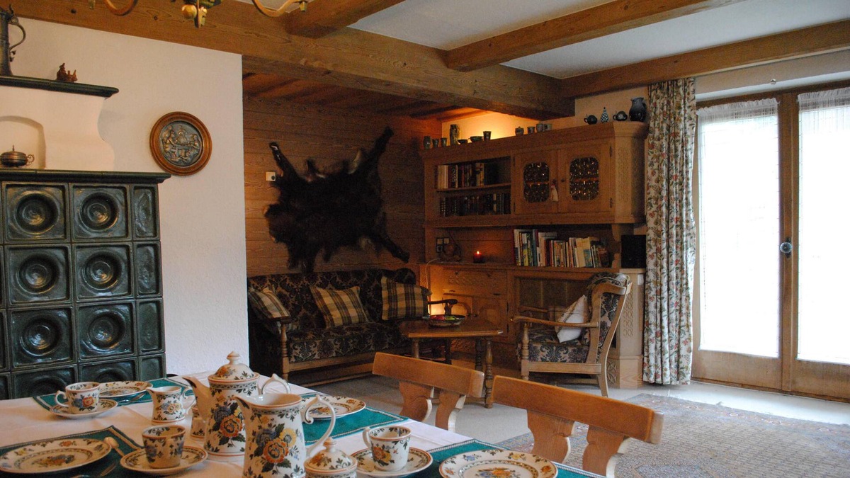 Kitzbuehel House | Kirchberg: Well maintained country house near ski slope