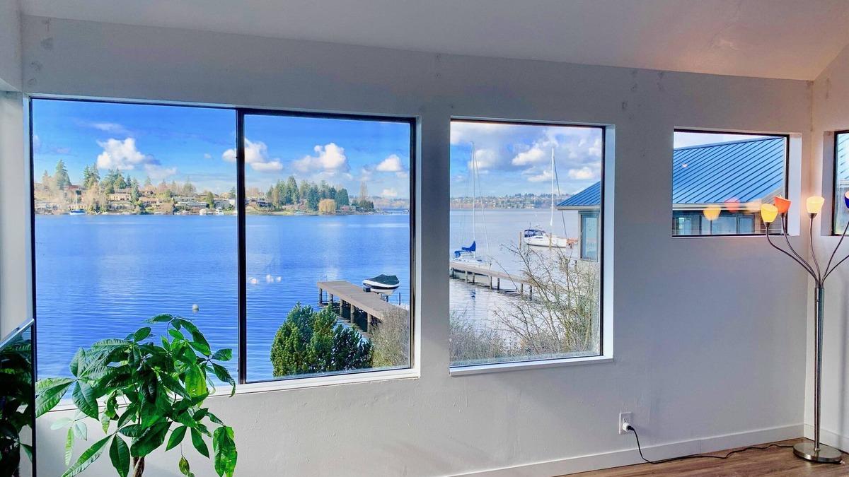 Lakeview House | Kirkland Lake House - Private Dock on Lake Washington near downtown bellevue!