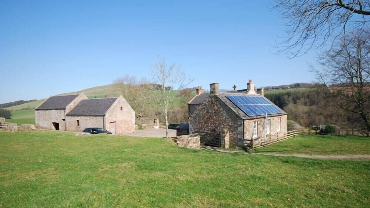 Hawick Cottage | KIRKNOWE, pet friendly, country holiday cottage in Jedburgh