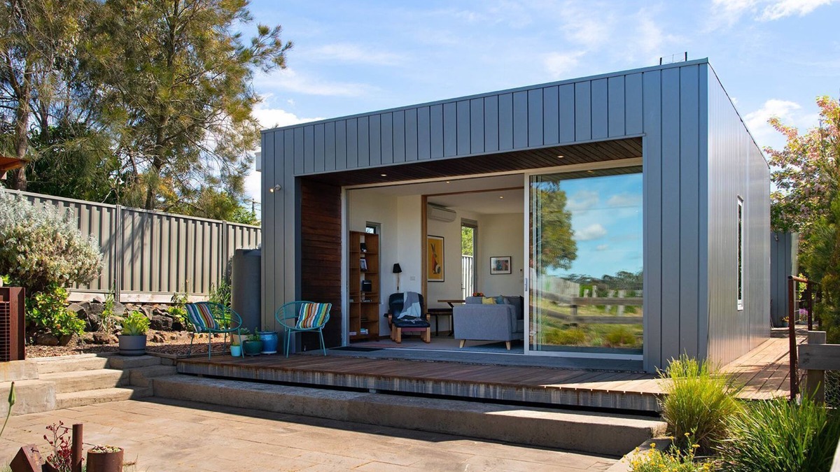 Clunes House | Kirkwood - Pet Friendly - Mid Century - Walking distance to Clunes!