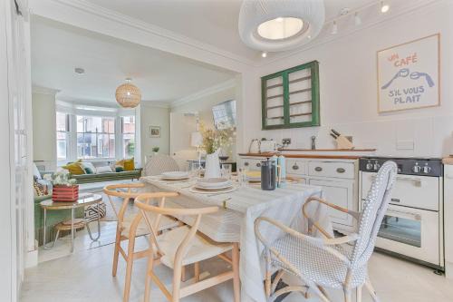 Sheringham House | Kirrin Cottage- Sheringham -Crabpot Cottages