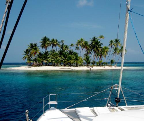 El Nido Boat Rental | Kishikan