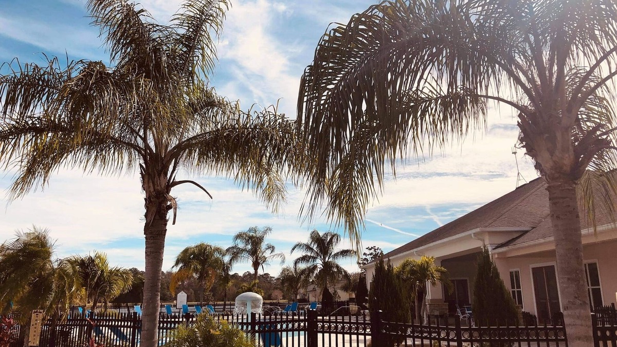 Trafalgar Village House | Kissimmee Cozy Villa 3 bedroom 3 bath. Close to attractions yet peaceful.
