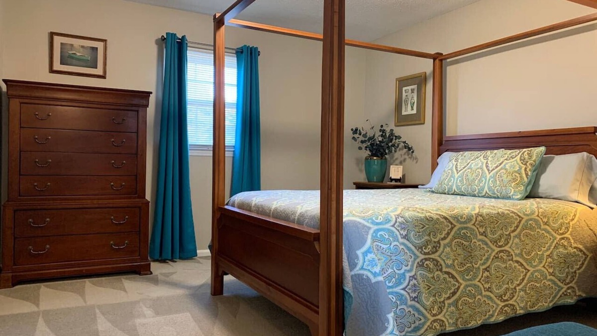 High Point Condo | Kit and Caboodle - Pleasing Condo for guests