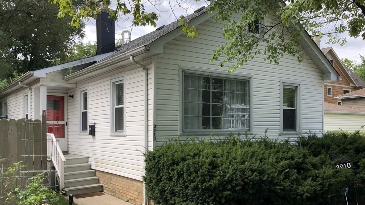 Evanston House | Kitschy House on a Quiet Tree Lined Street in Upscale Evanston Neighborhood