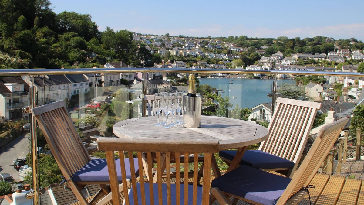 Noss Mayo Cottage | KITTIWAKE, family friendly, character holiday cottage in Noss Mayo