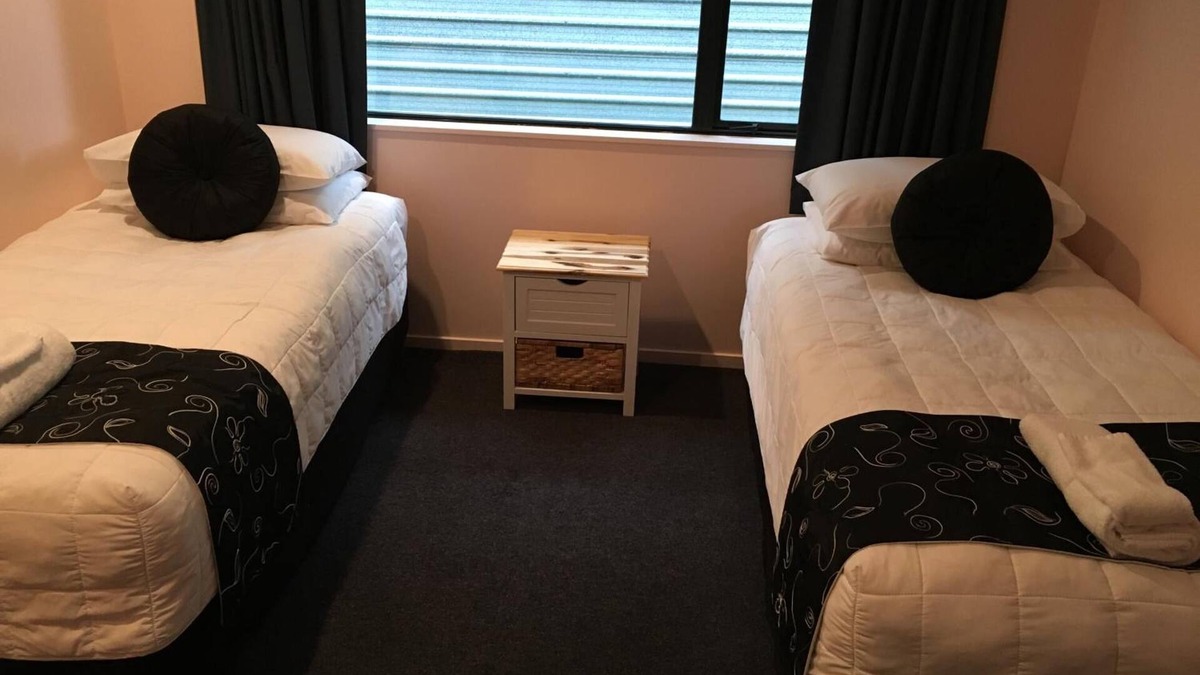 Hawera Hotel | Kiwi Court Motel