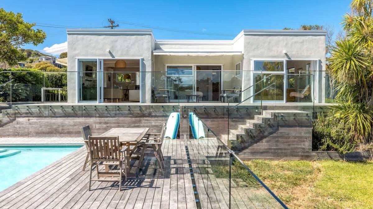 Blackpool House | Kiwi Street Retreat - Our Island